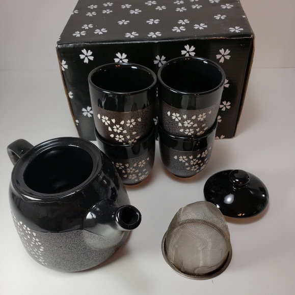 Alice Wong Ceramic Tea Set - Picture 2 of 4